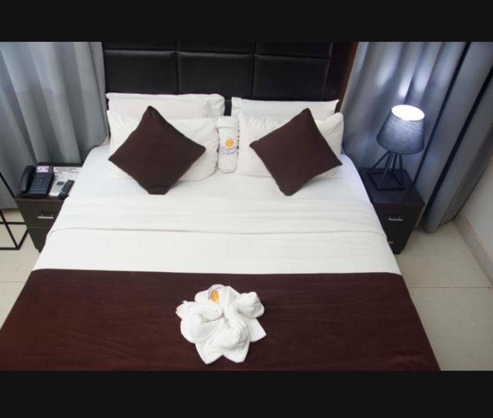 Begonia Hotel Ilora Dış mekan fotoğraf
